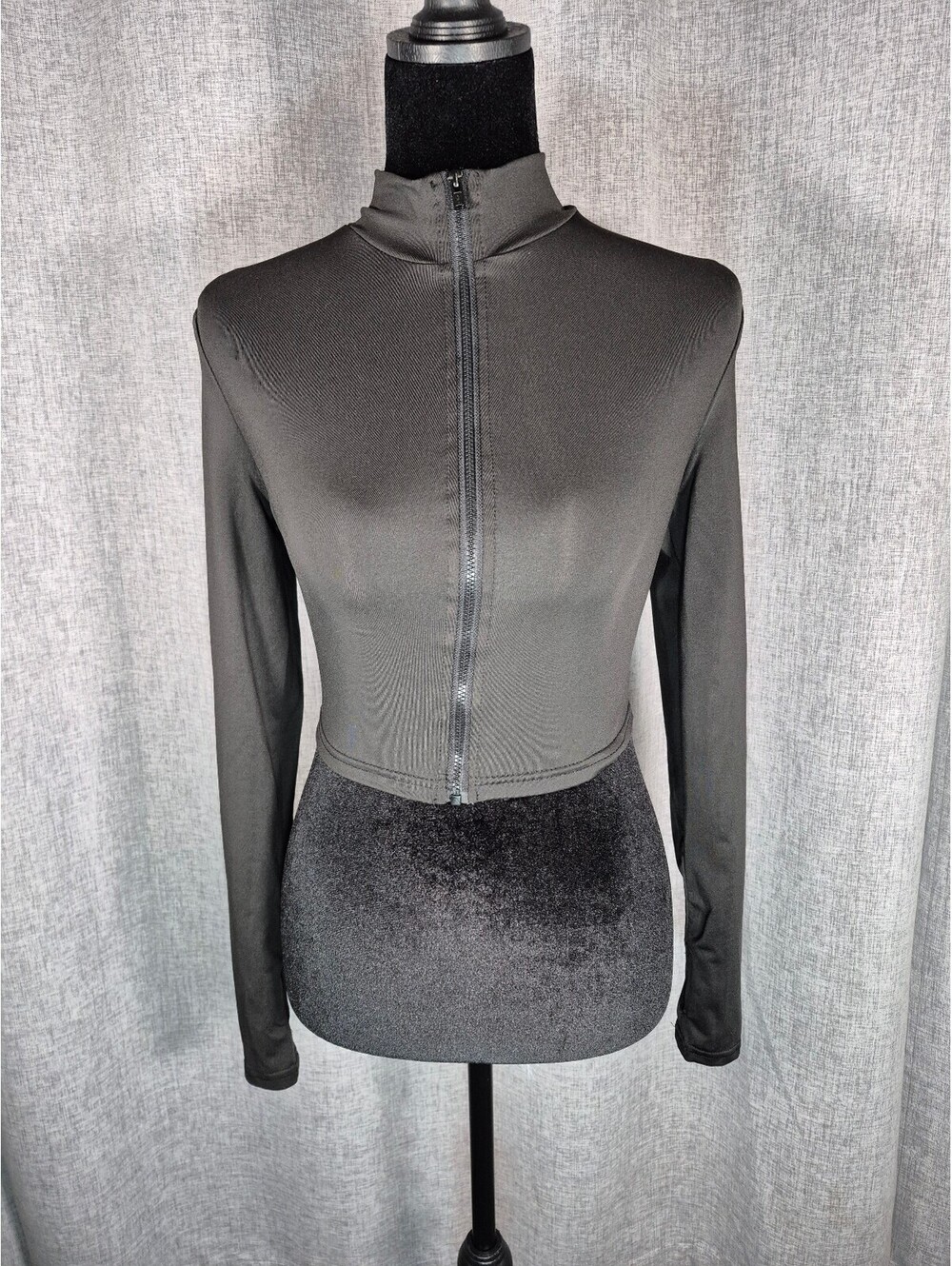 SHEIN XS Black Cropped Full Zip Athletic Workout Top Long Sleeve Mock Neck